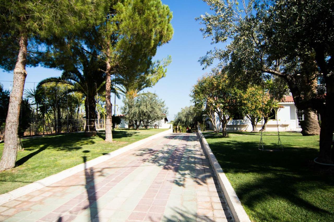 Country Villa Peloponnese With Tennis Court And Pool Zevgolateíon Buitenkant foto