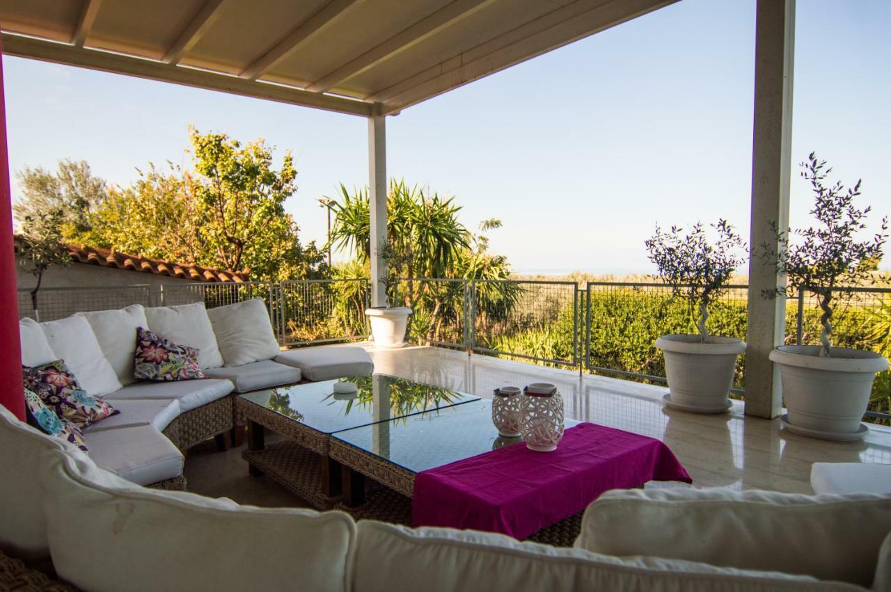 Country Villa Peloponnese With Tennis Court And Pool Zevgolateíon Buitenkant foto